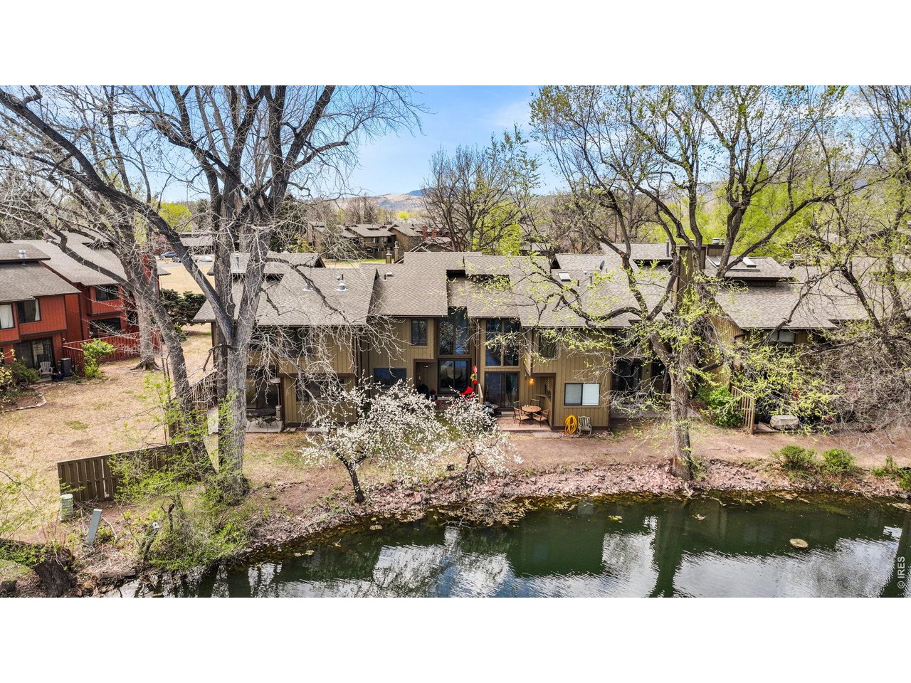 1901 Waters Edge St E