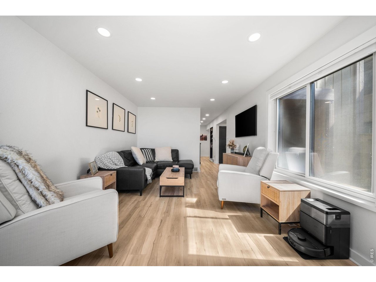 1901 Waters Edge St E