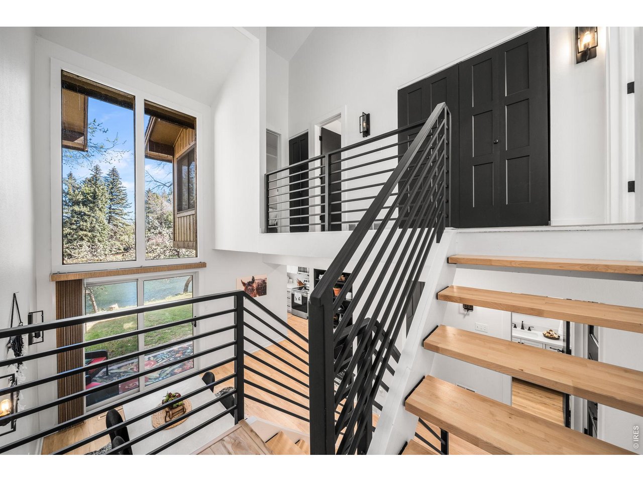 1901 Waters Edge St E