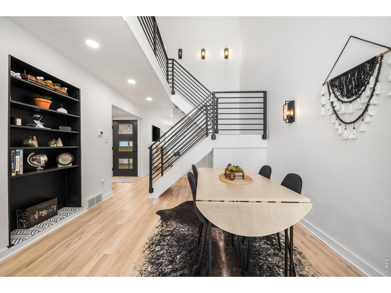 1901 Waters Edge St E