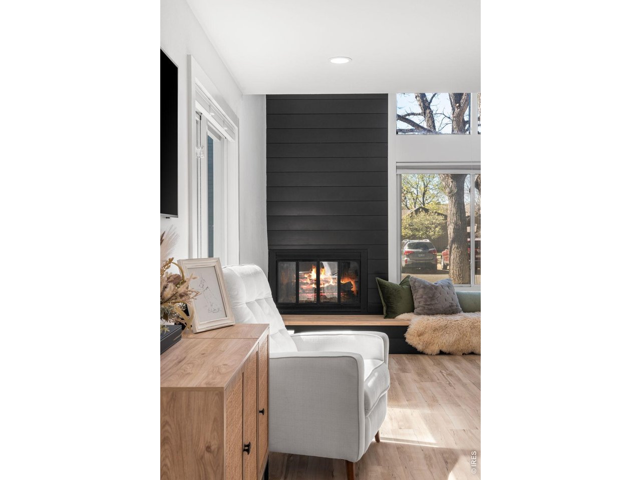 1901 Waters Edge St E