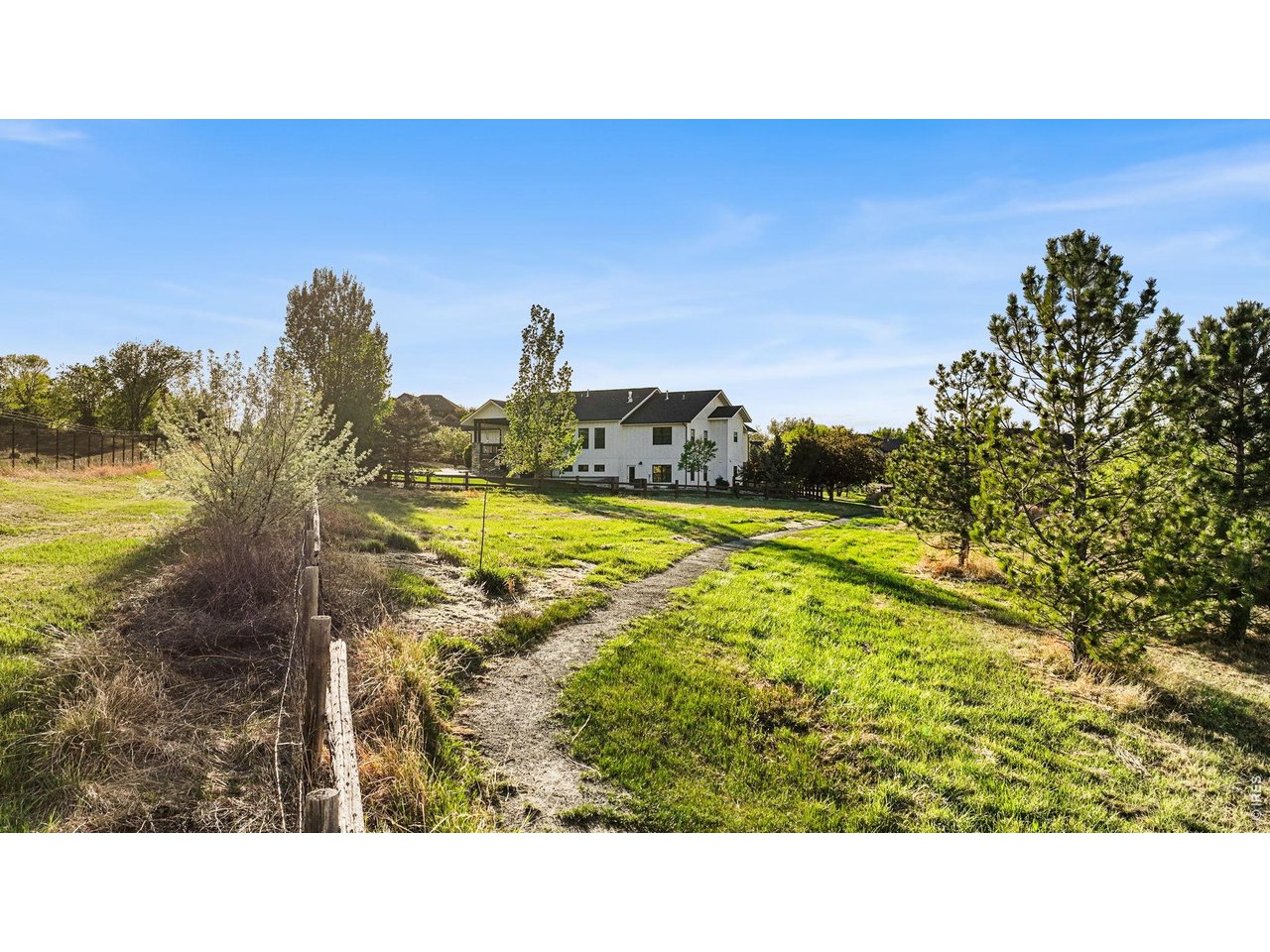 3421 Pond View Dr