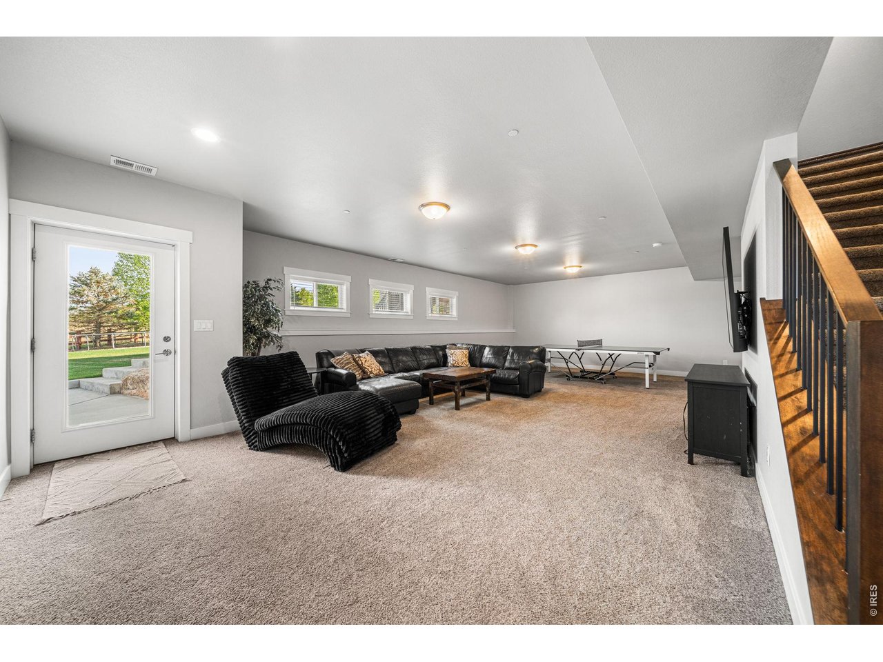 3421 Pond View Dr