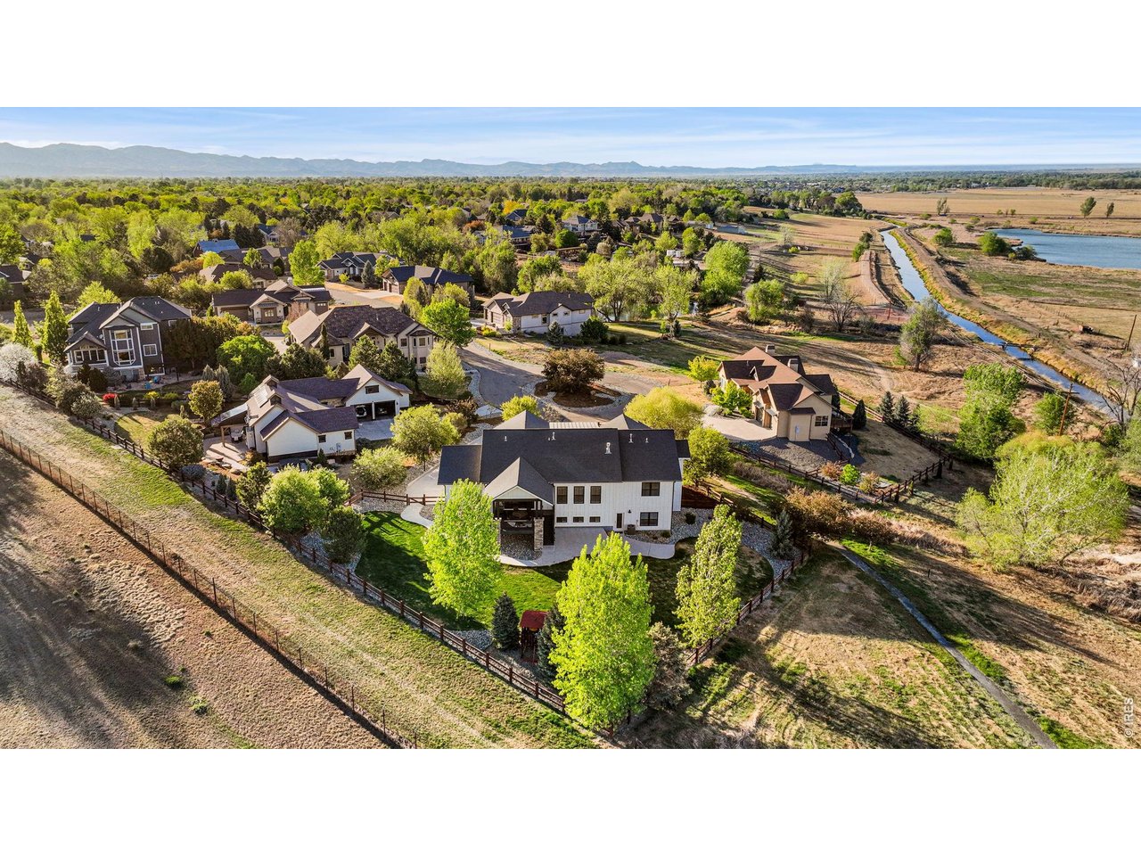 3421 Pond View Dr