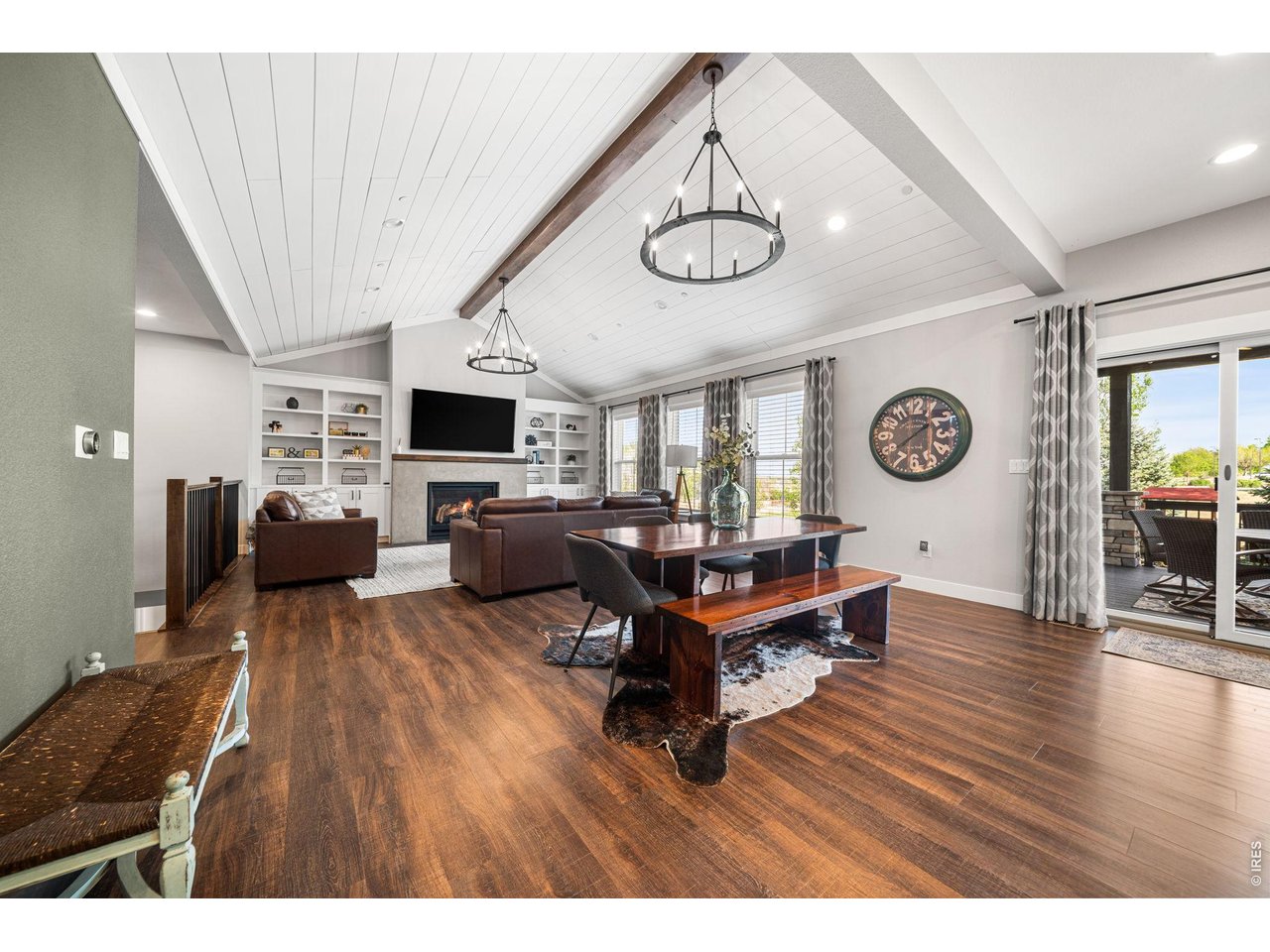 3421 Pond View Dr