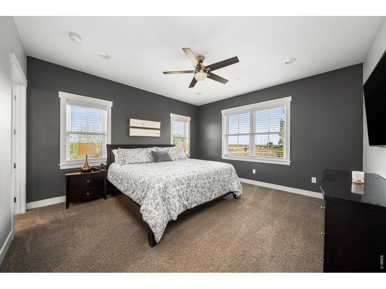 3421 Pond View Dr