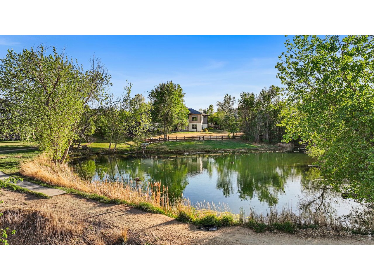 3421 Pond View Dr