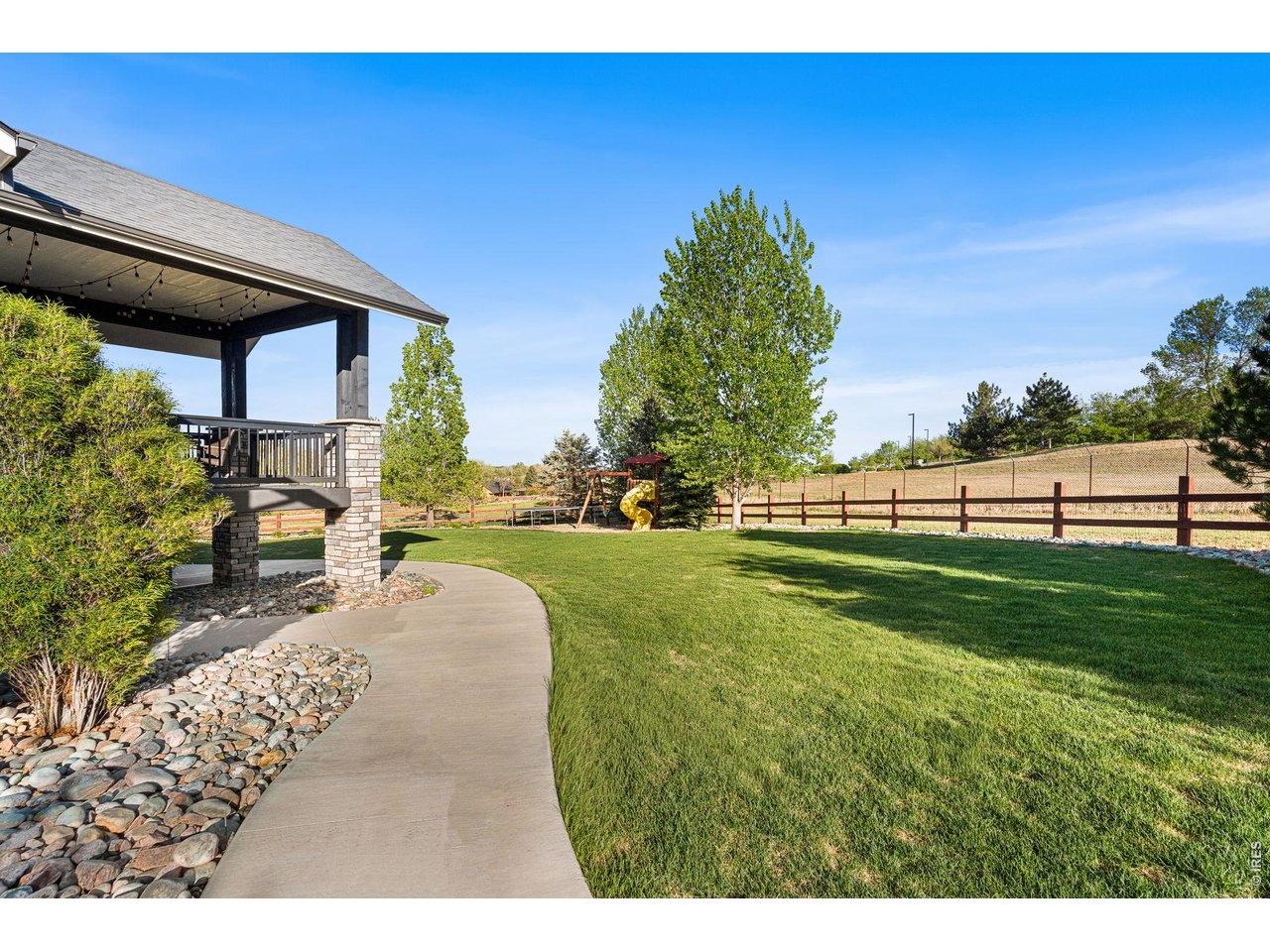 3421 Pond View Dr