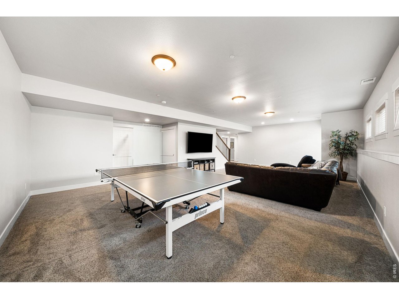 3421 Pond View Dr