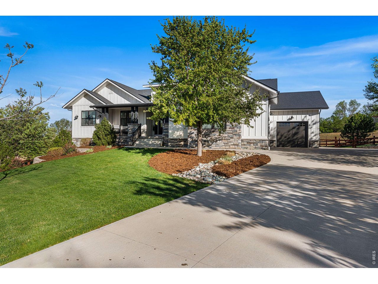 3421 Pond View Dr