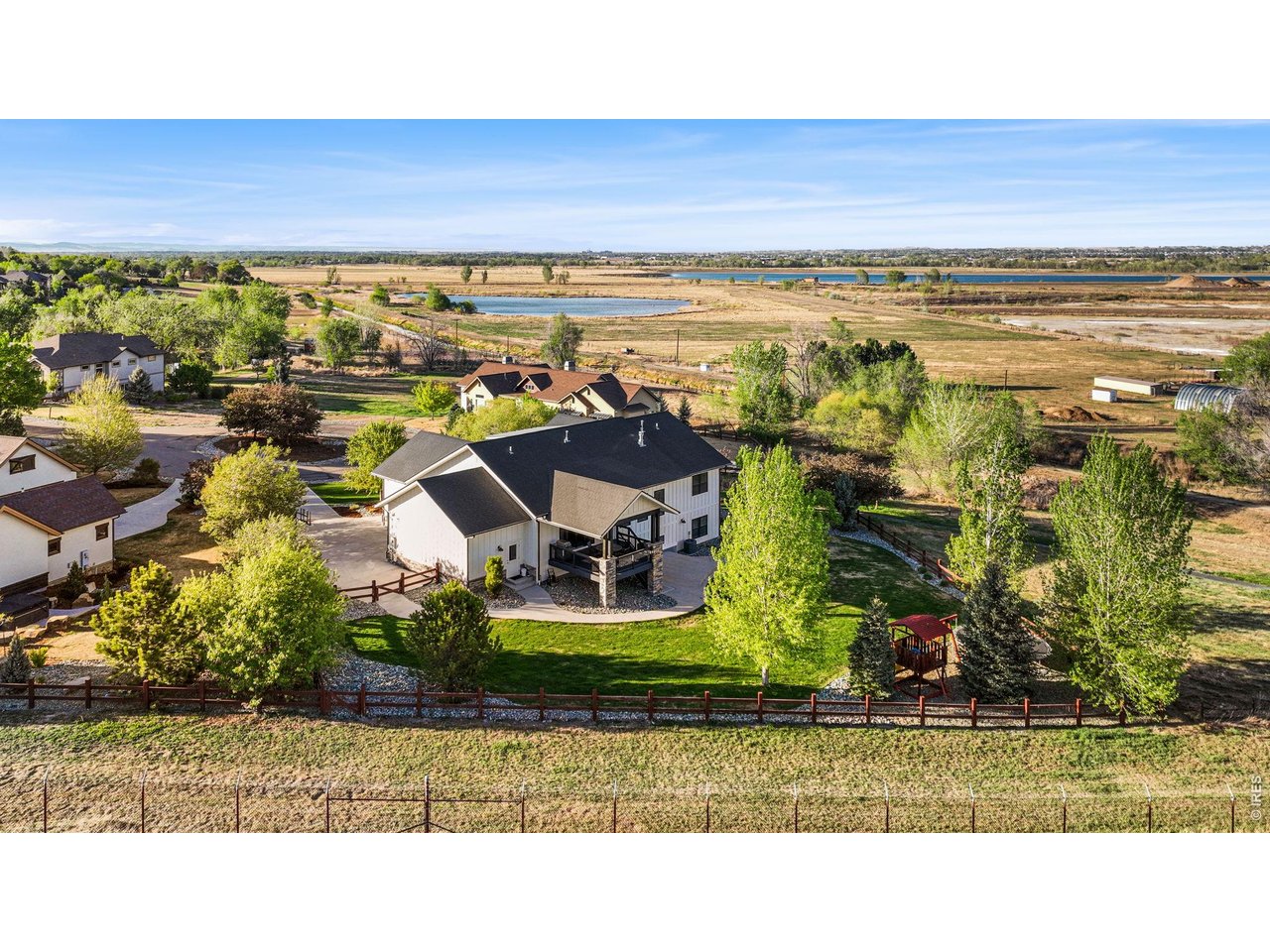 3421 Pond View Dr
