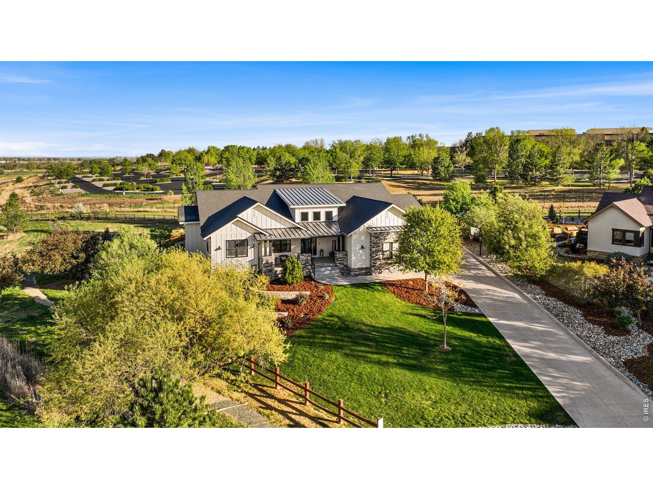 3421 Pond View Dr