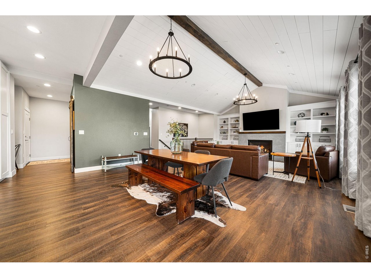 3421 Pond View Dr