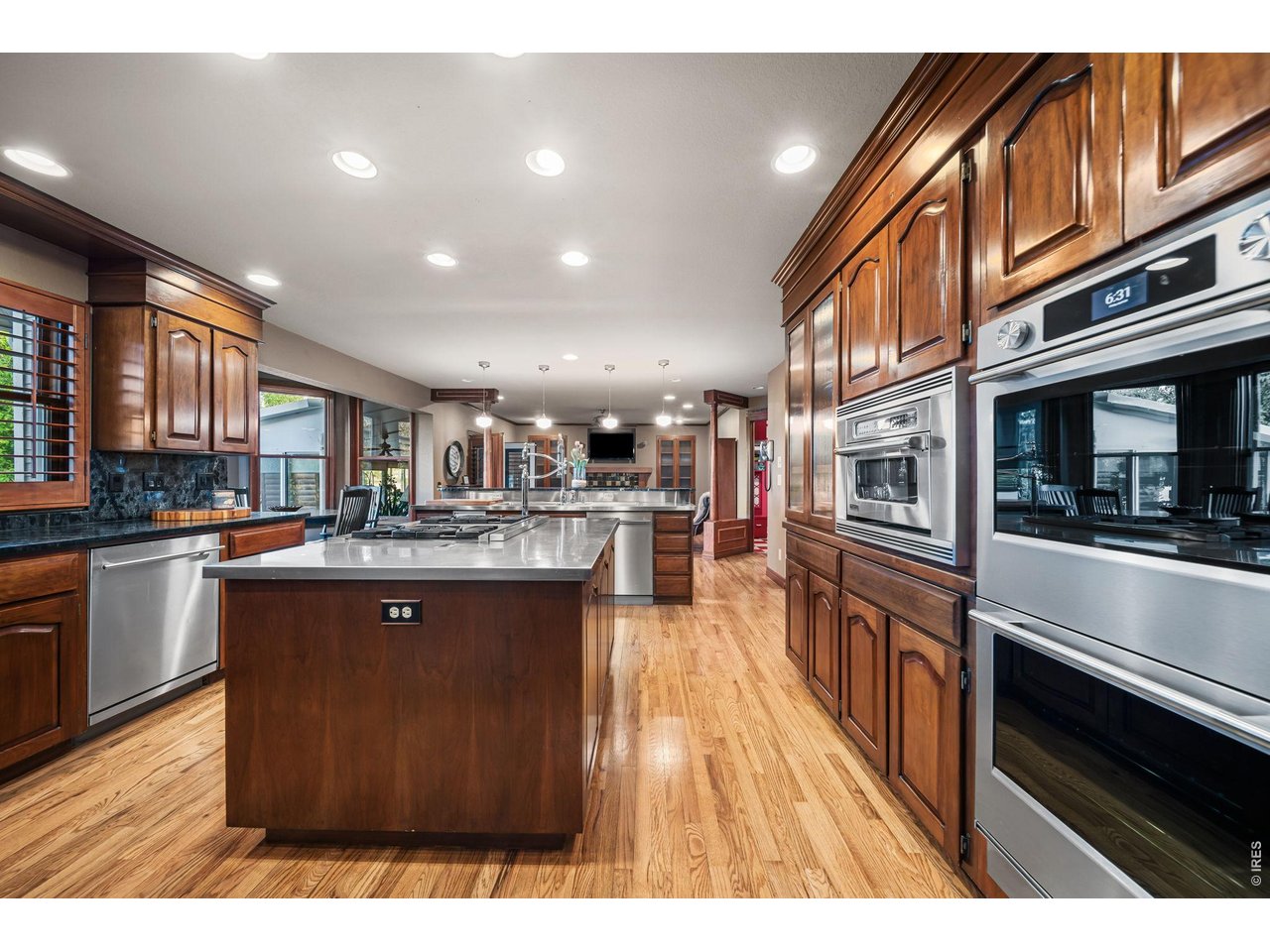 2900 Spring Mountain Dr