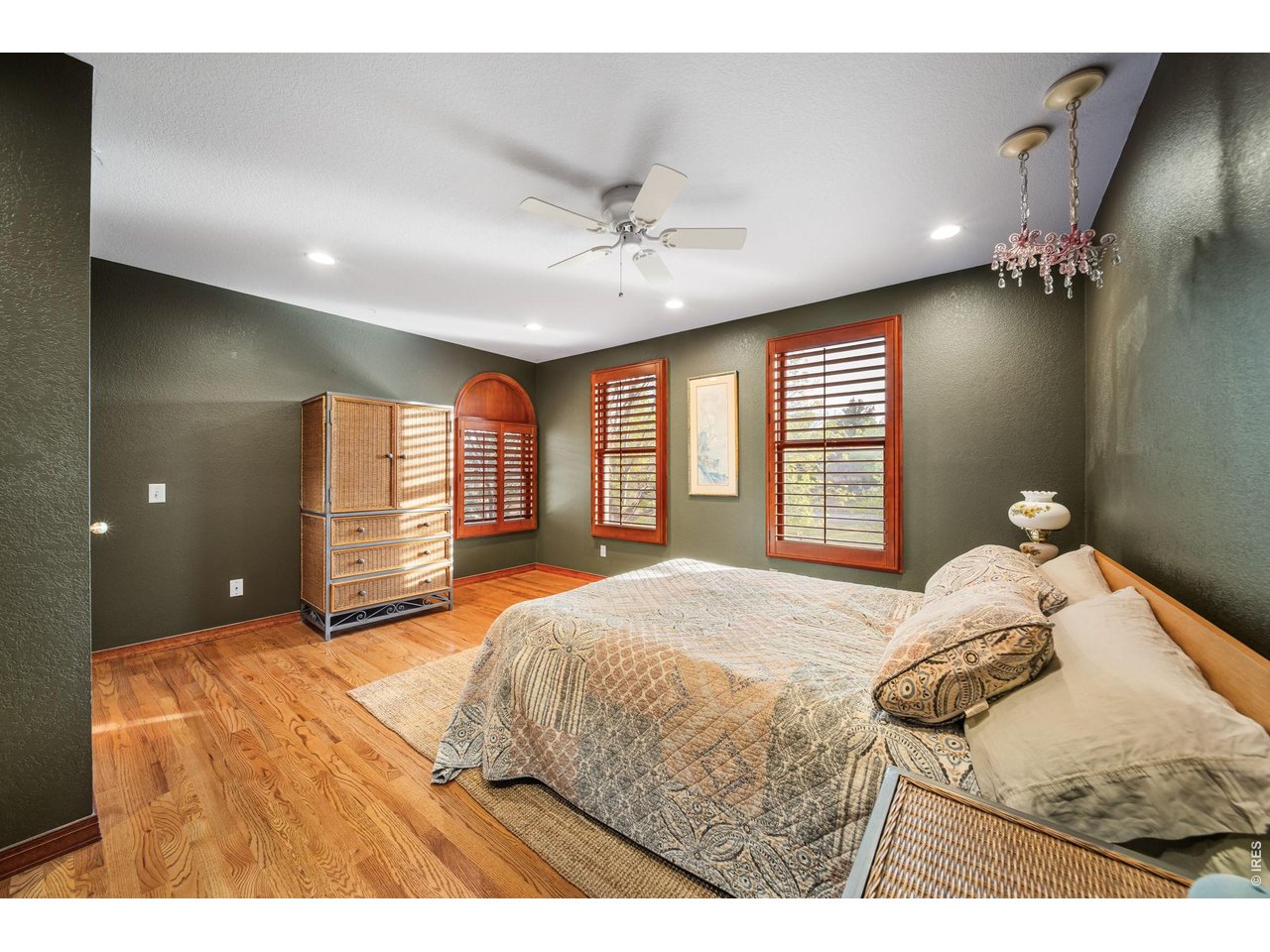 2900 Spring Mountain Dr