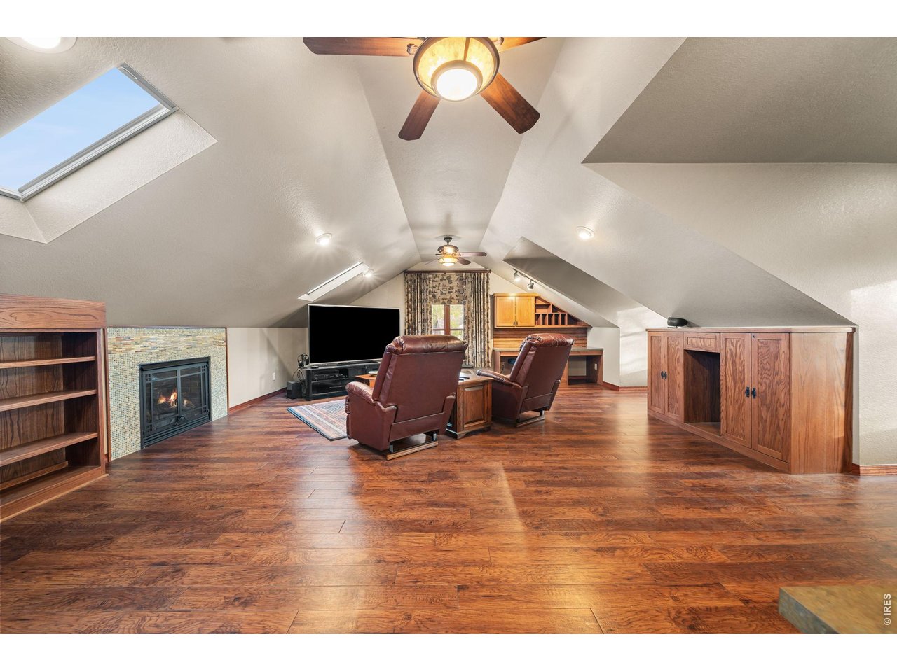 2900 Spring Mountain Dr