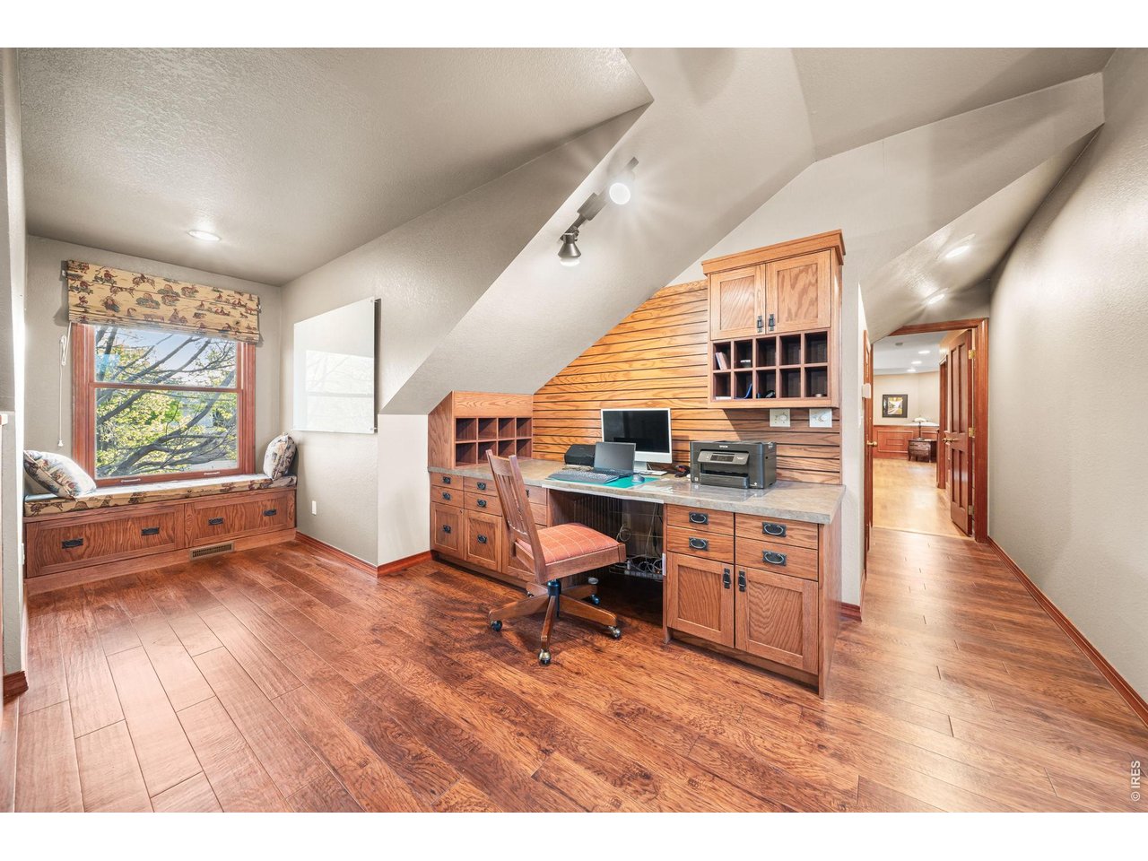 2900 Spring Mountain Dr