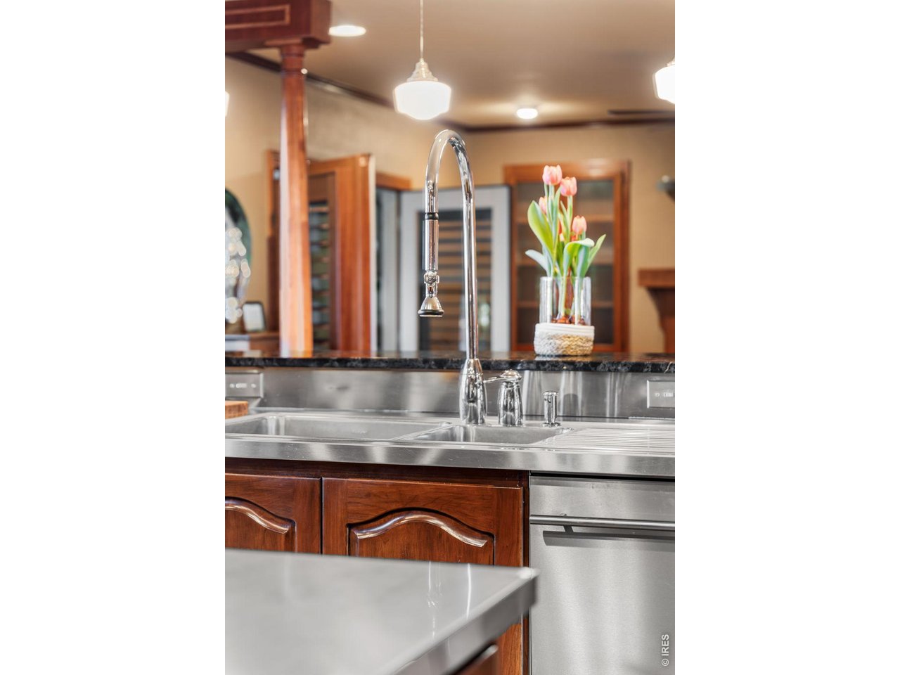 2900 Spring Mountain Dr