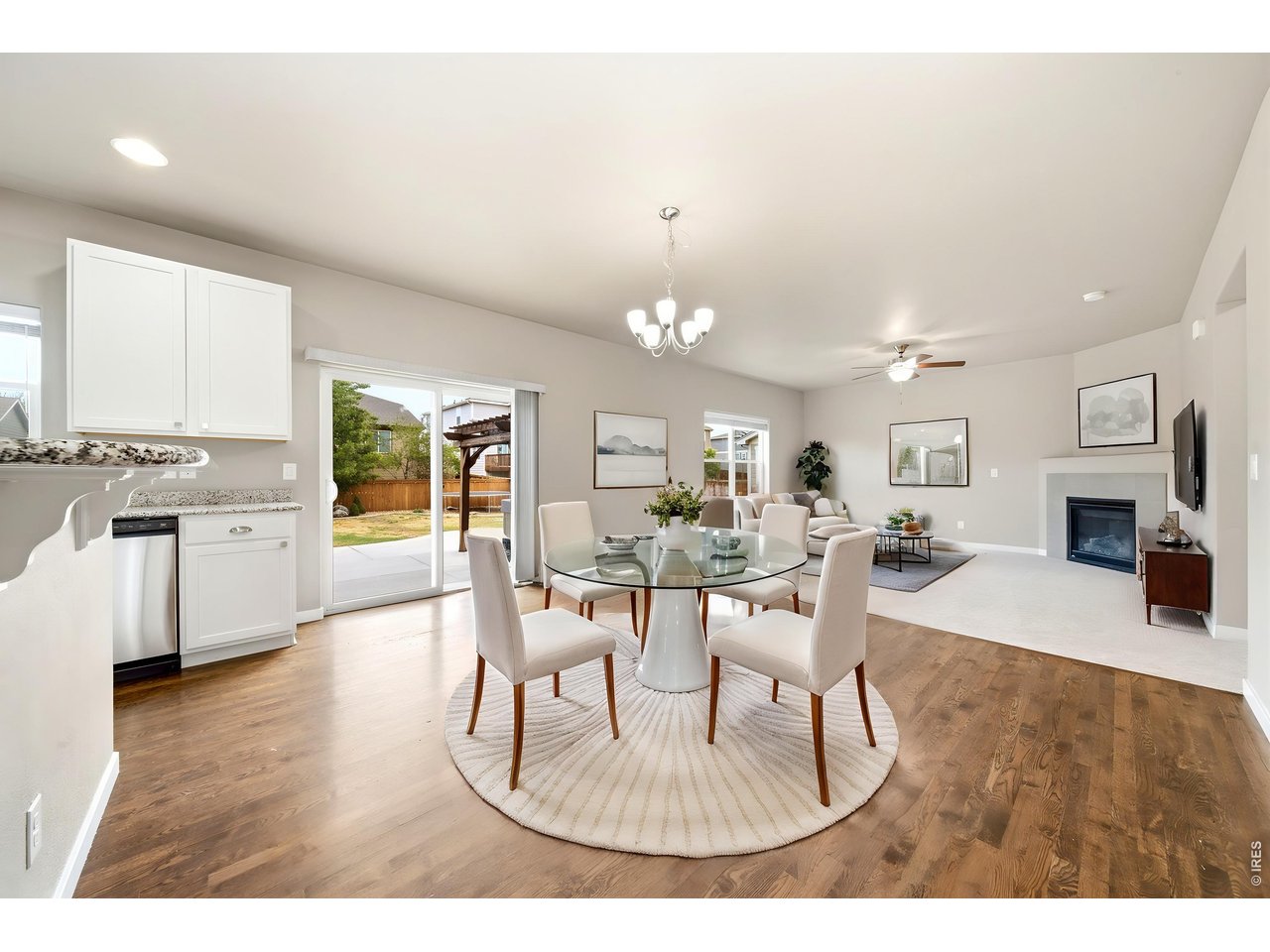 1594 Monterey Valley Pkwy