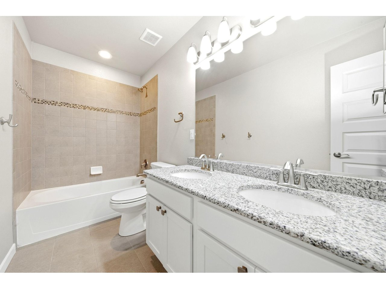 1594 Monterey Valley Pkwy