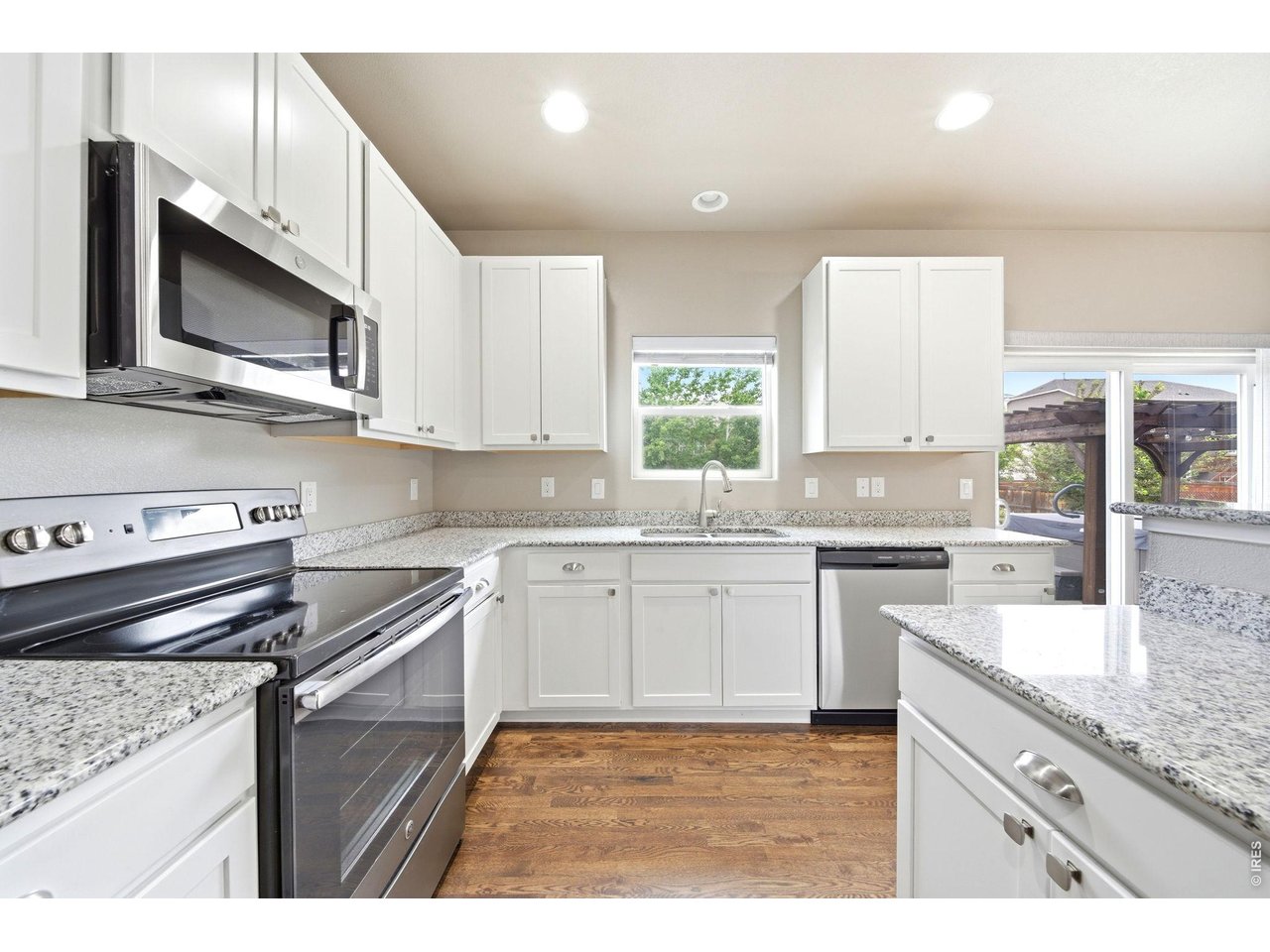1594 Monterey Valley Pkwy