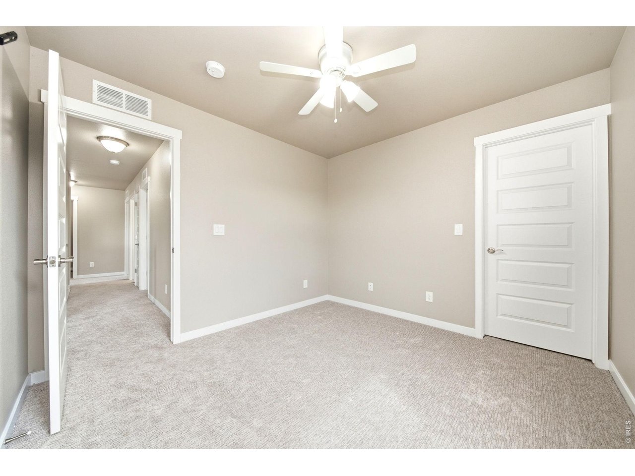 1594 Monterey Valley Pkwy