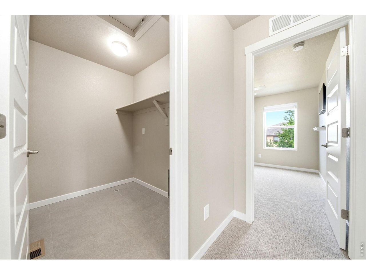 1594 Monterey Valley Pkwy