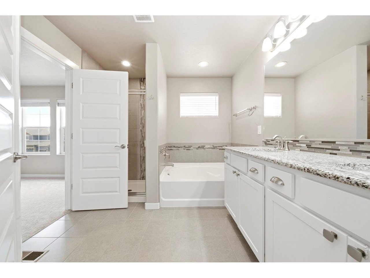 1594 Monterey Valley Pkwy