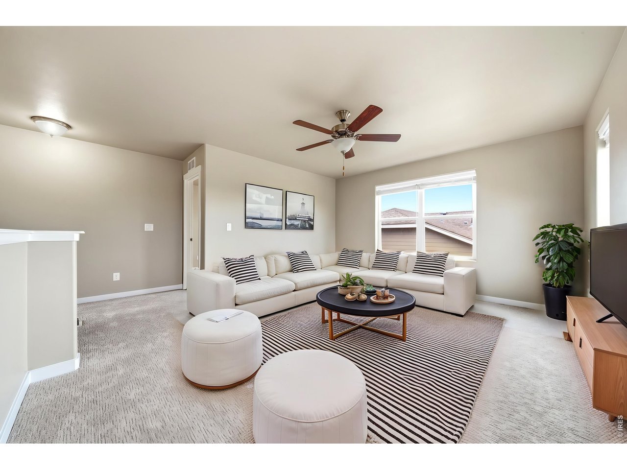 1594 Monterey Valley Pkwy