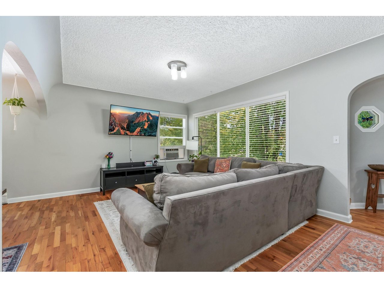 1150-1152 E 5th St