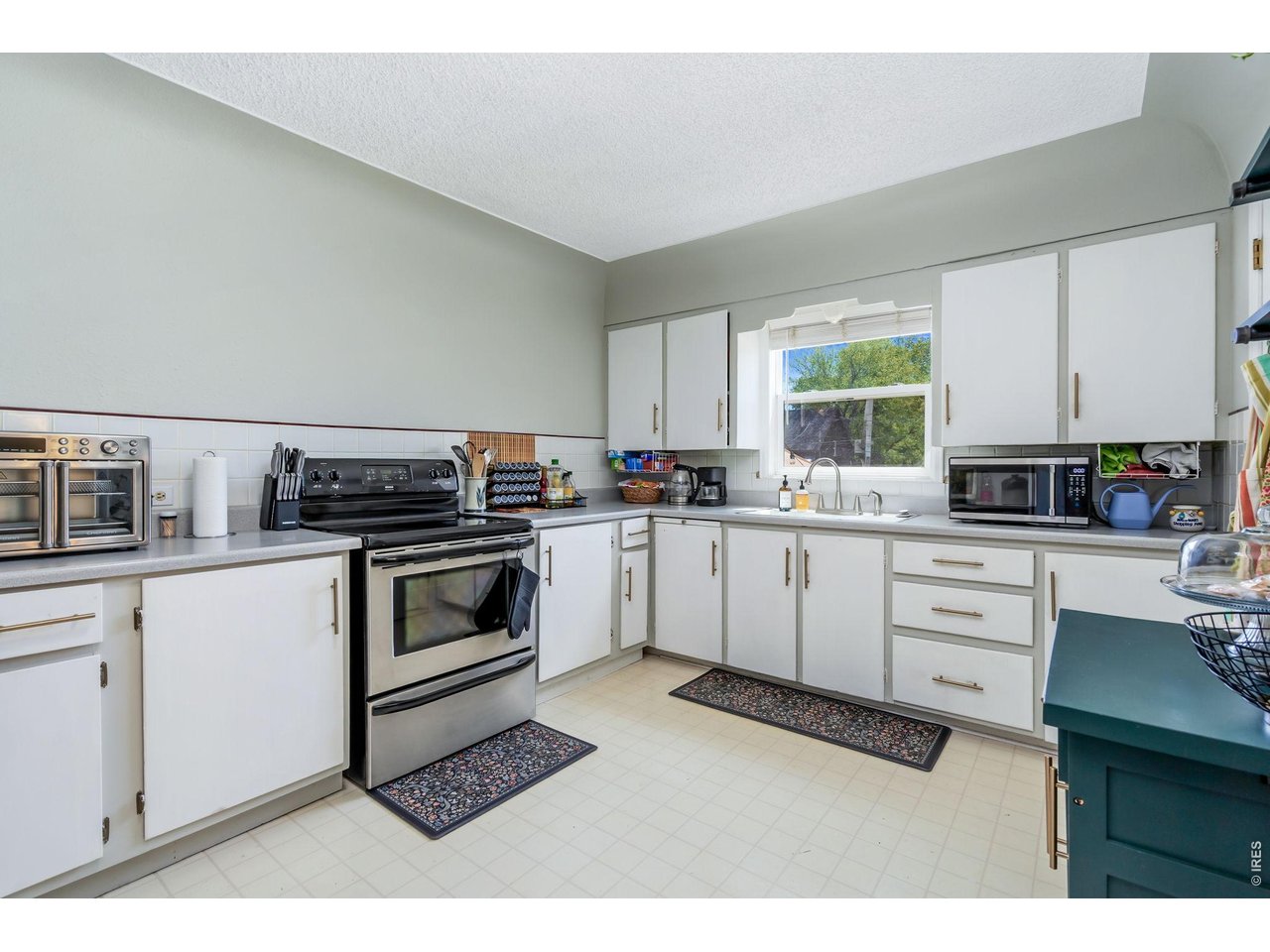 1150-1152 E 5th St
