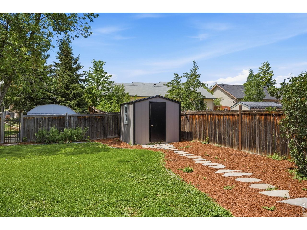 526 Suntrail Dr