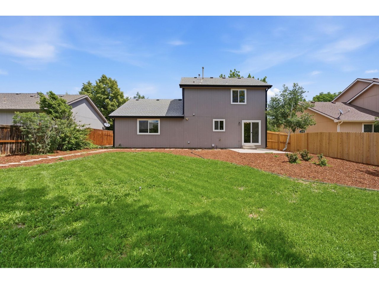 526 Suntrail Dr