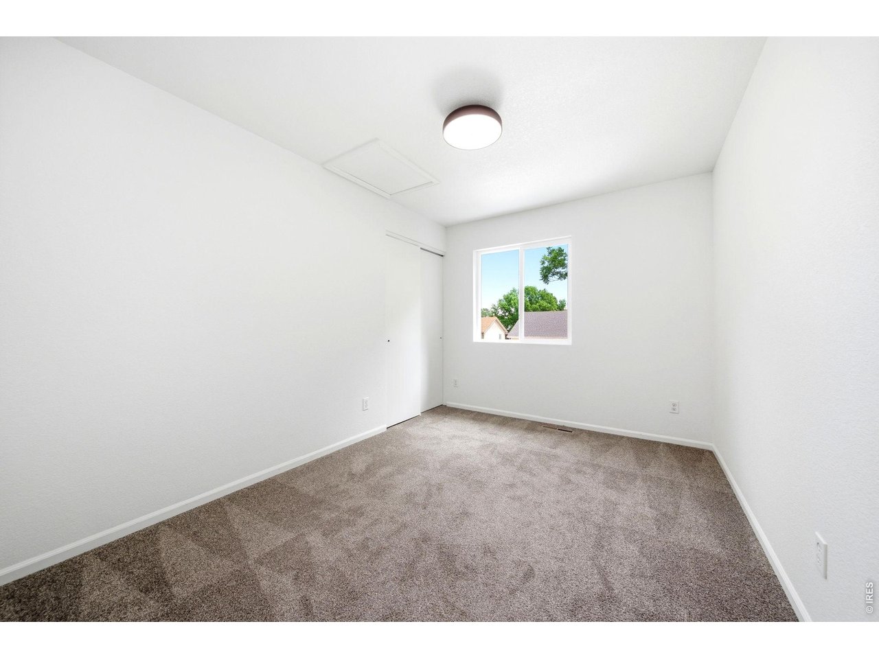526 Suntrail Dr