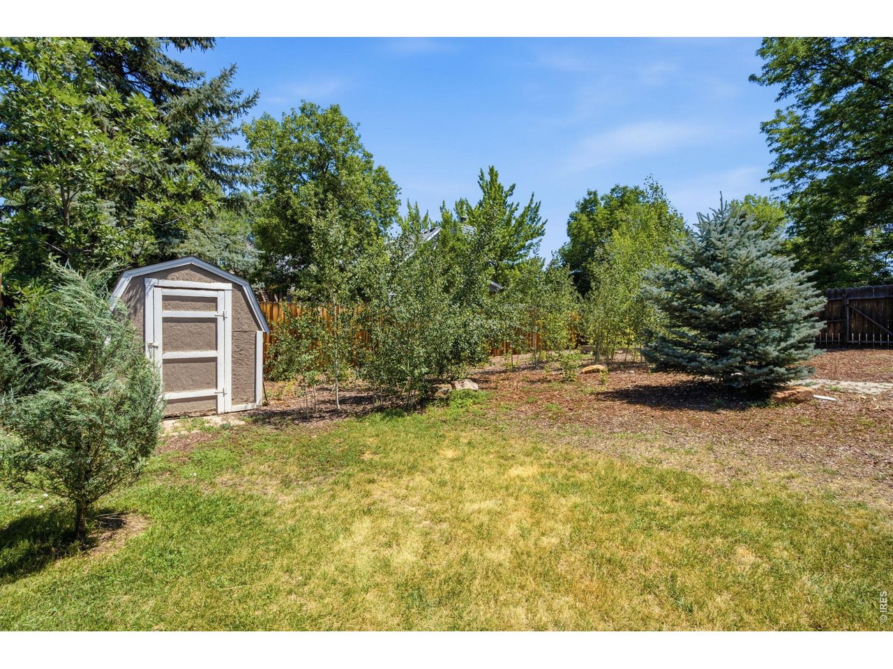 5217 Greenview Dr