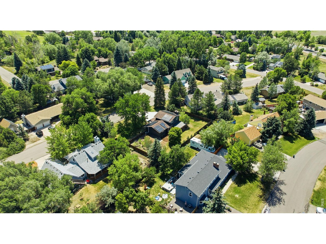 5217 Greenview Dr
