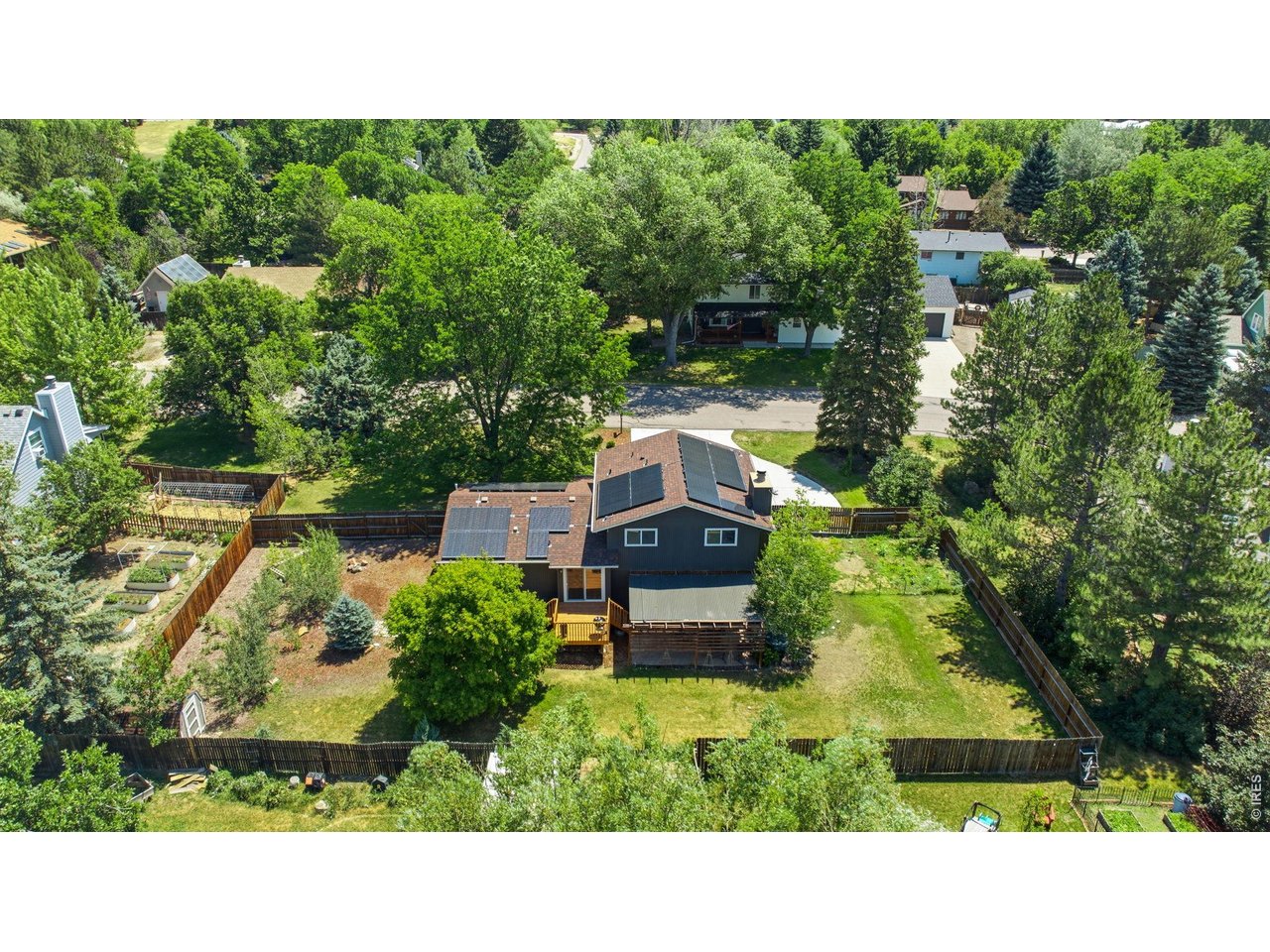5217 Greenview Dr