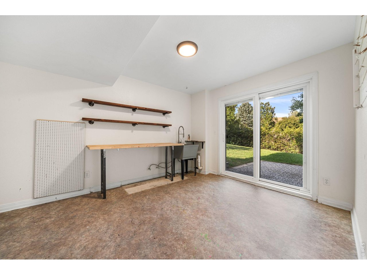 2800 Calendar Ct