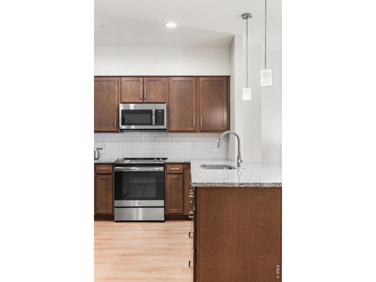 3312 Green Lake Dr 2