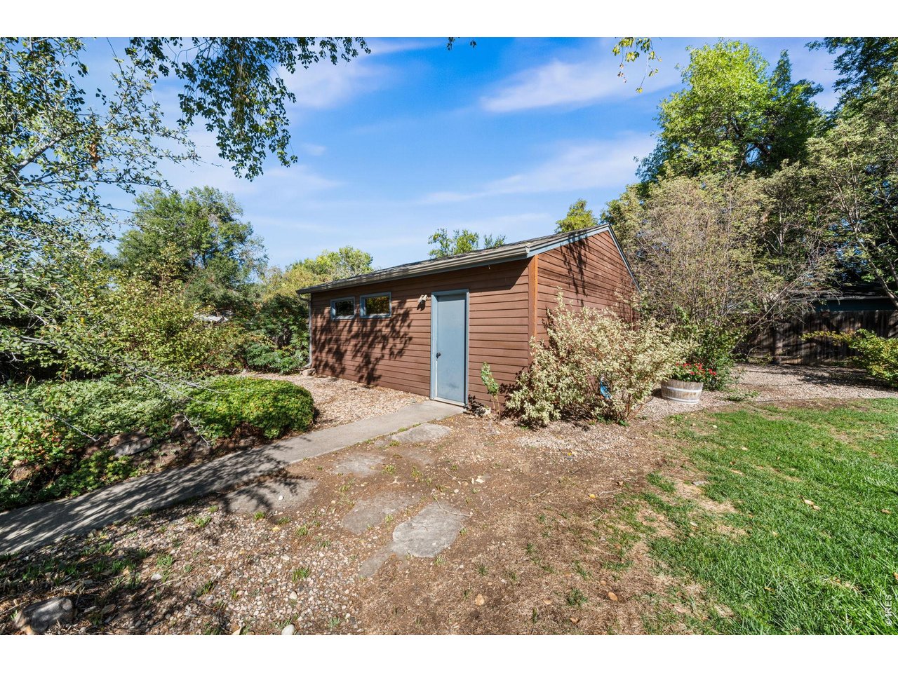 700 Locust St