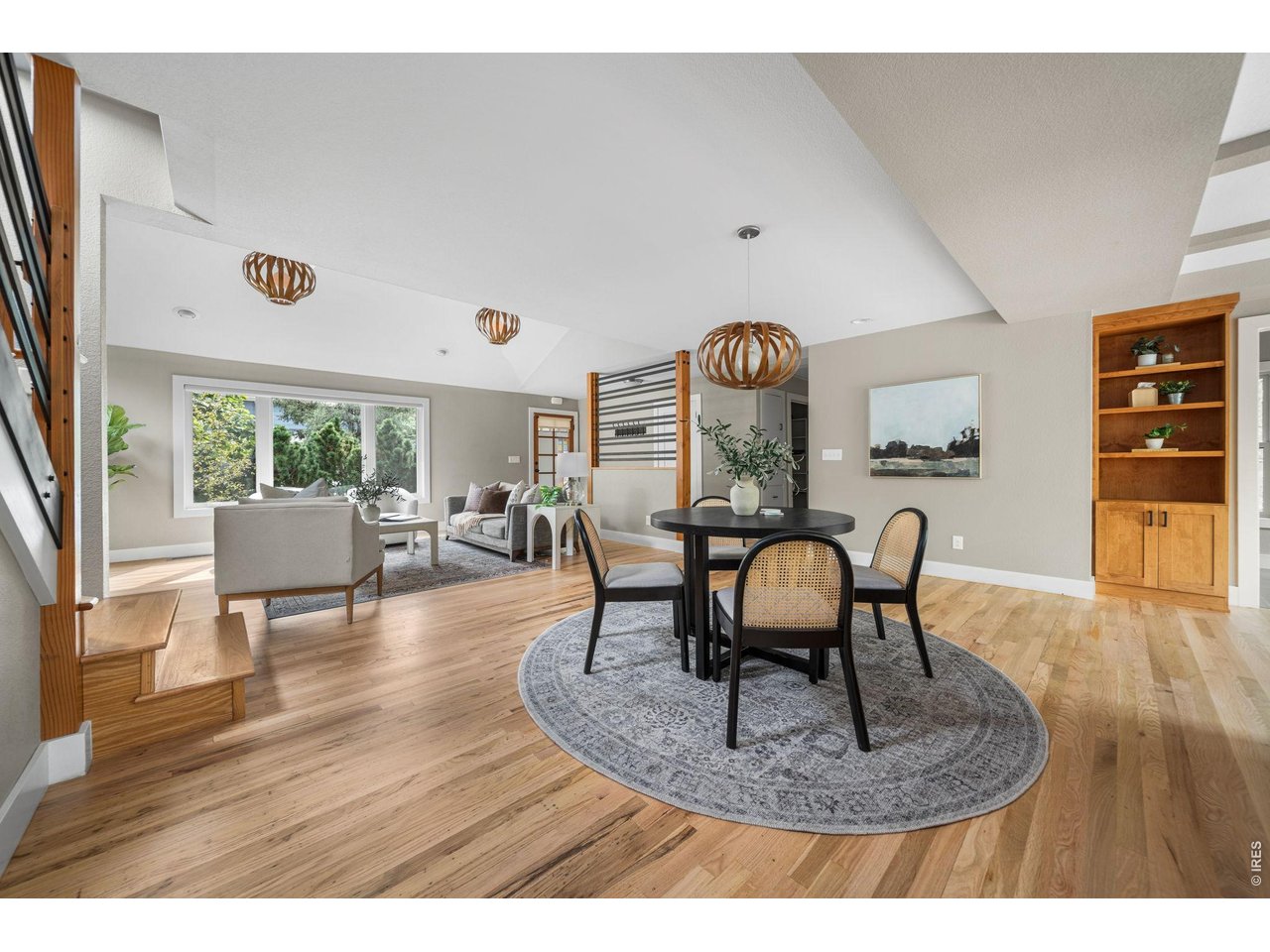 700 Locust St