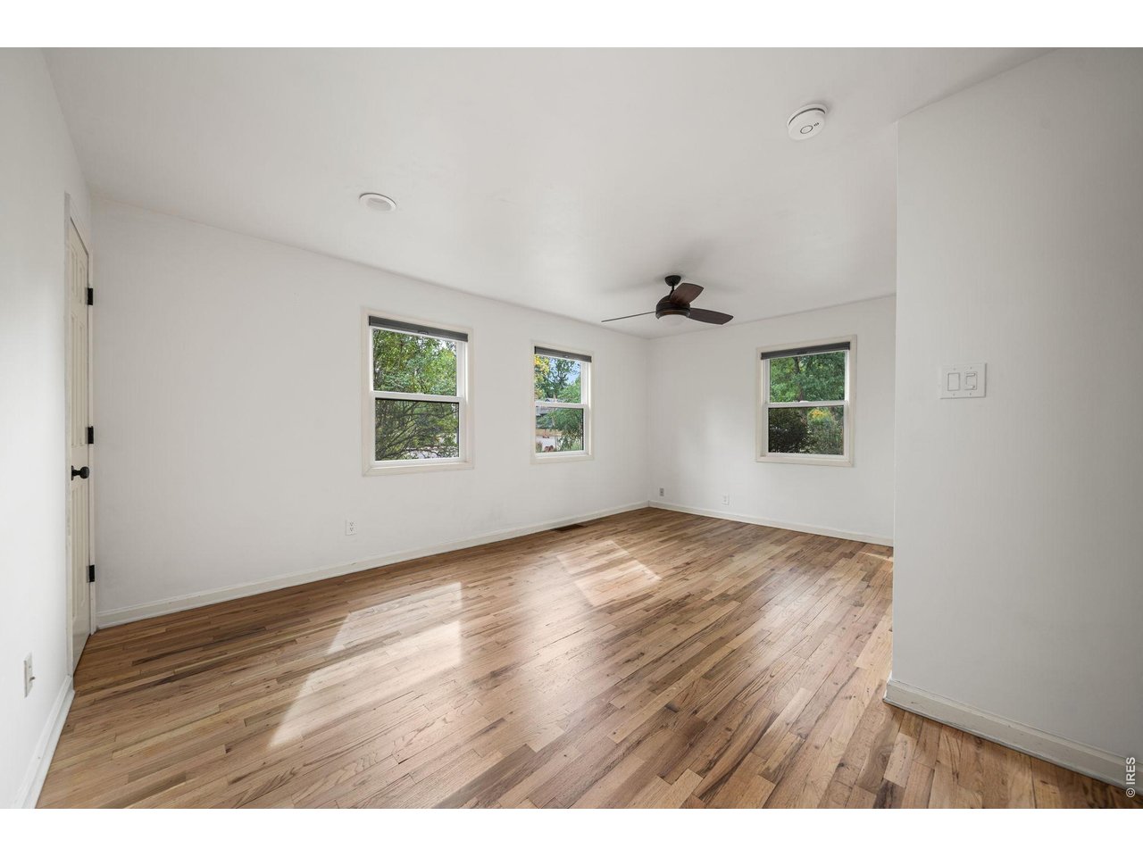 700 Locust St