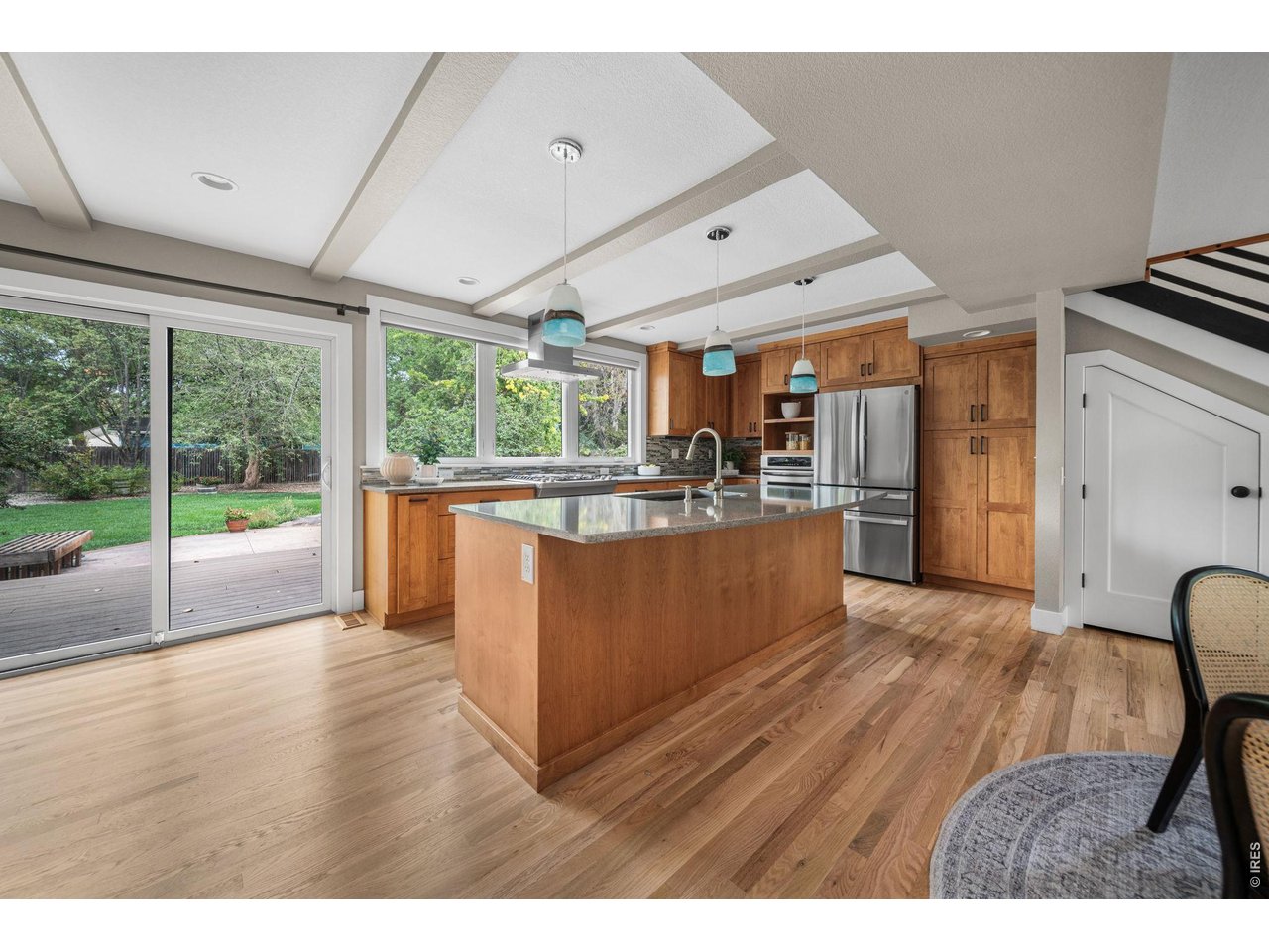 700 Locust St