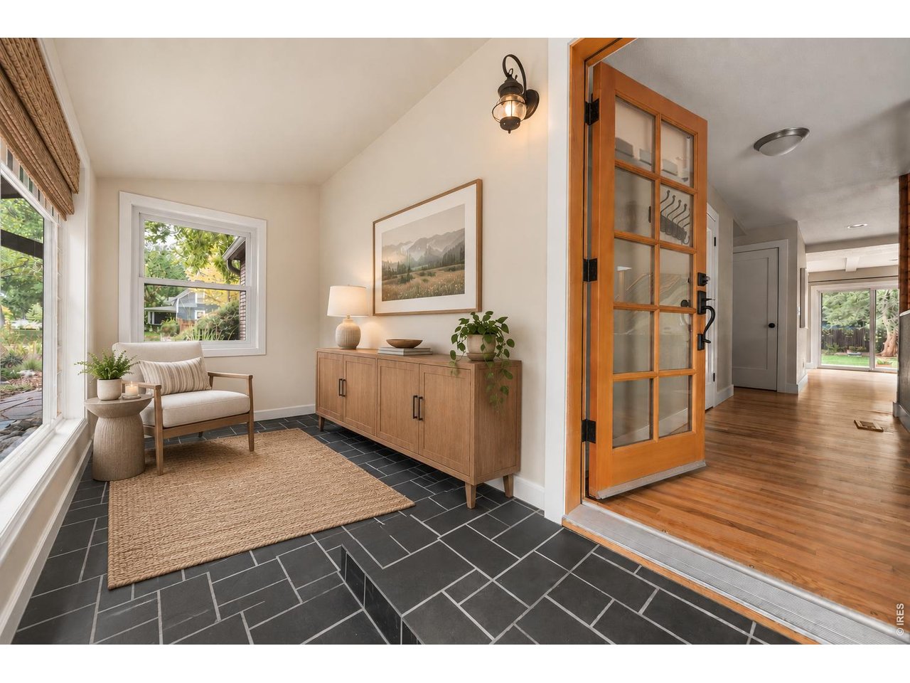 700 Locust St