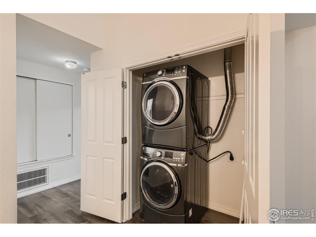 2133 Krisron Rd Unit: E301