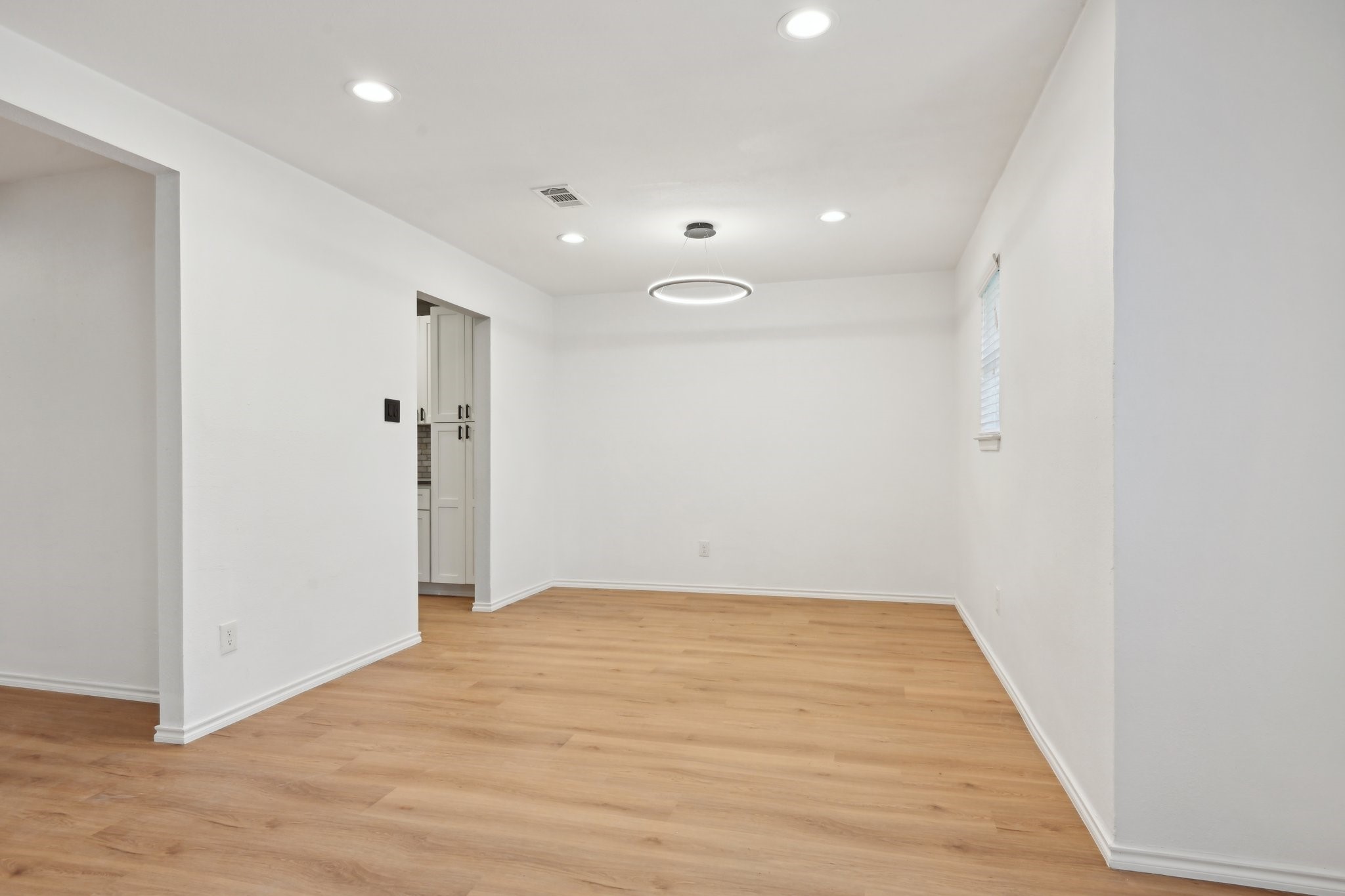 3404 Peachtree Lane