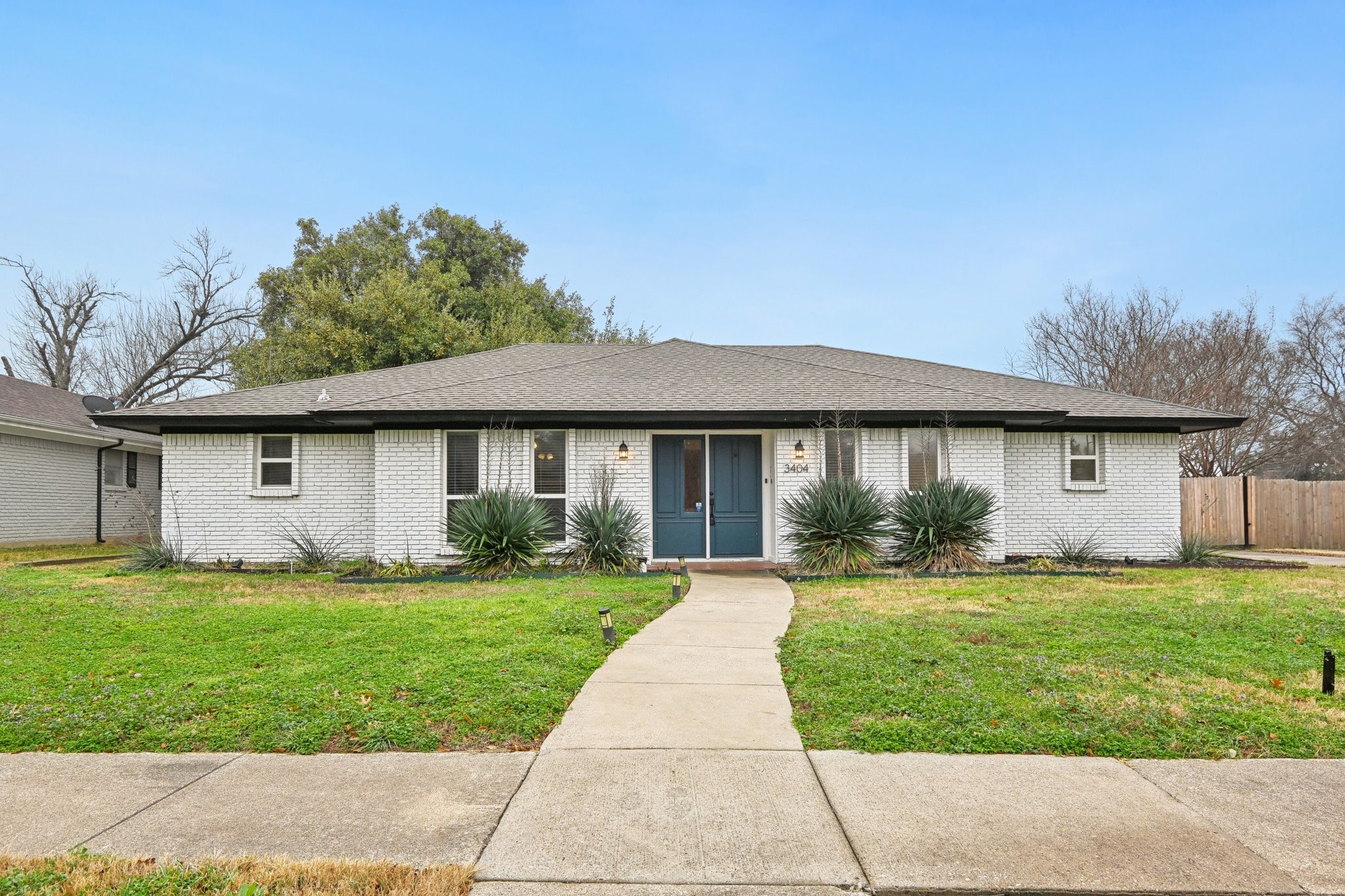 3404 Peachtree Lane