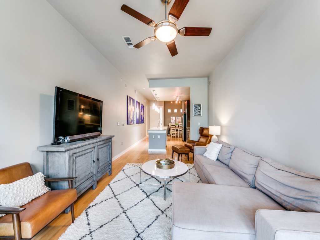 2950 Mckinney Avenue 211