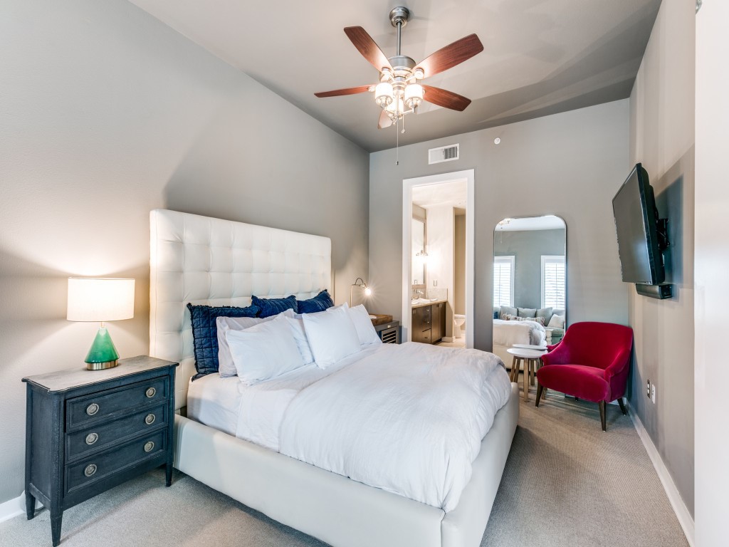 2950 Mckinney Avenue 211