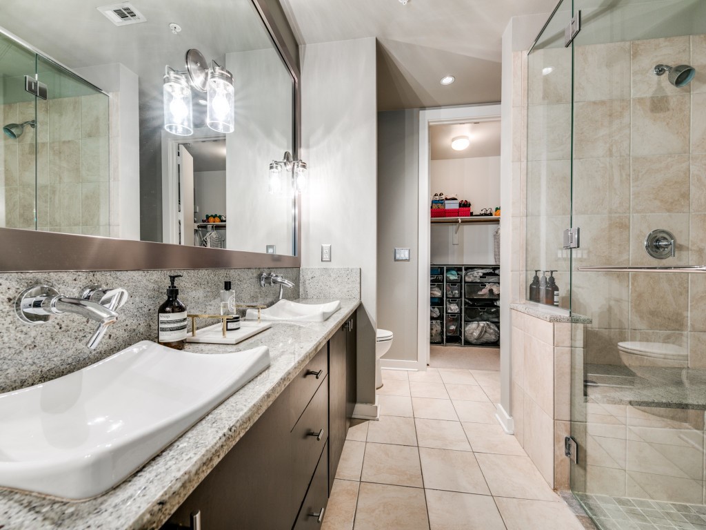 2950 Mckinney Avenue 211